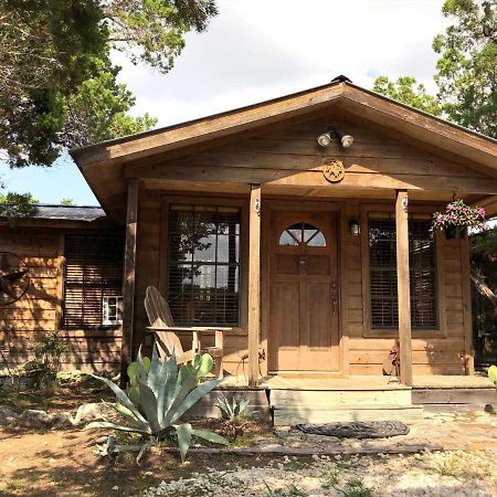 Rockin' B Ranch Love Shack Pipe Creek エクステリア 写真