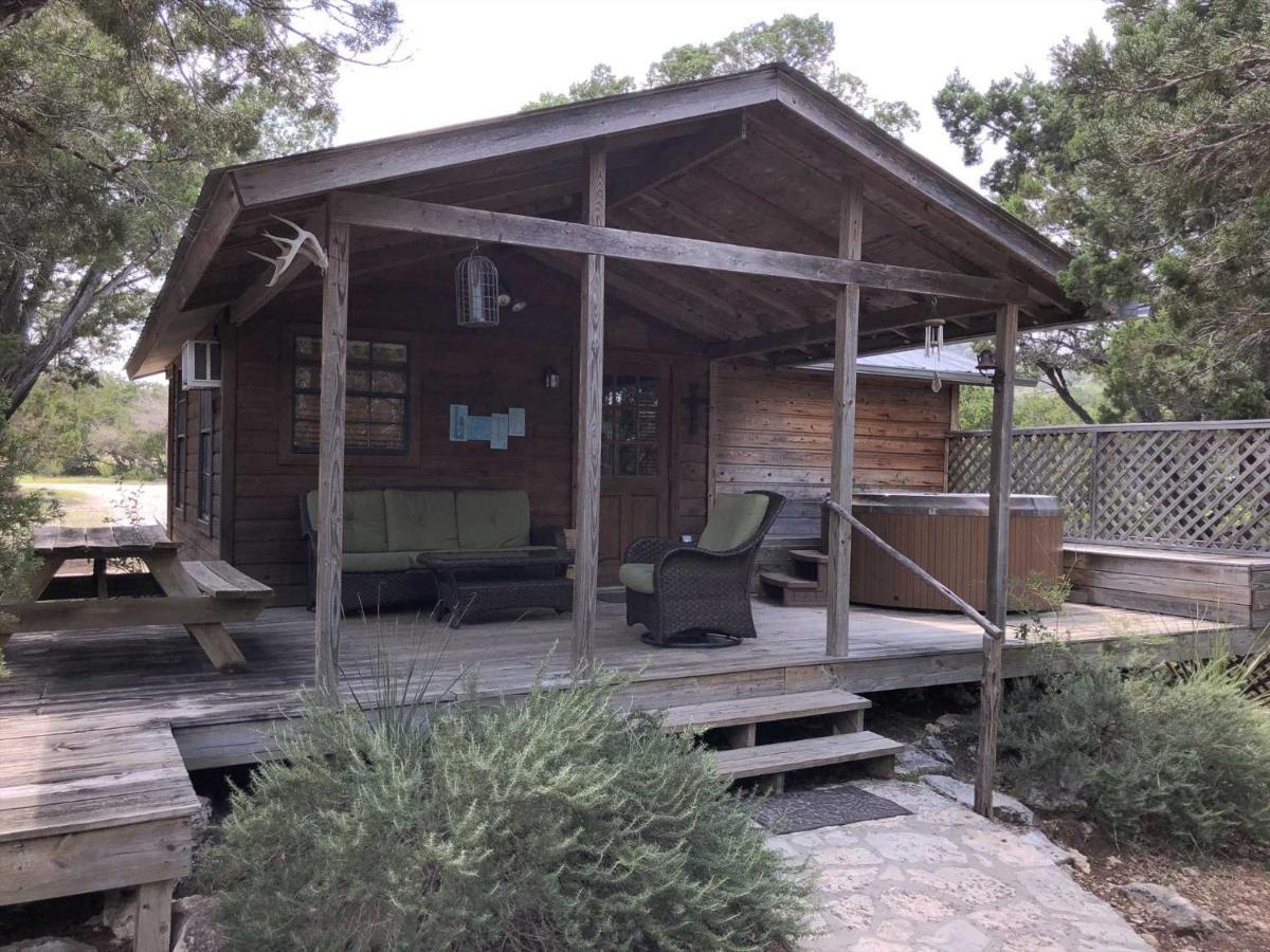 Rockin' B Ranch Love Shack Pipe Creek エクステリア 写真